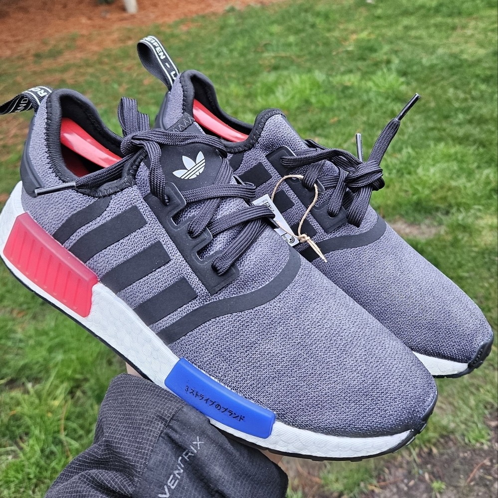 New women's Adidas nmd R1